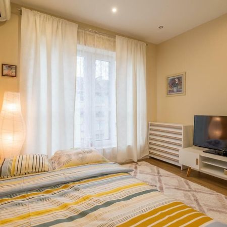Modern 2 Bedroom Apartment Next To Vitosha Str. Sofia Extérieur photo