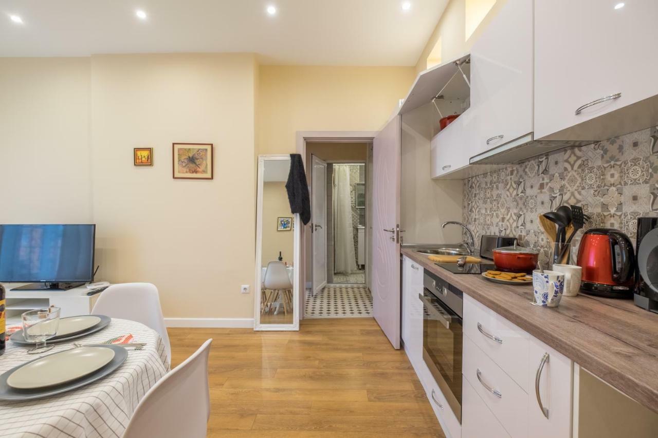 Modern 2 Bedroom Apartment Next To Vitosha Str. Sofia Extérieur photo