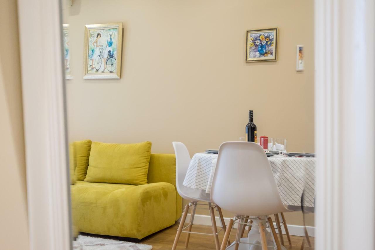 Modern 2 Bedroom Apartment Next To Vitosha Str. Sofia Extérieur photo