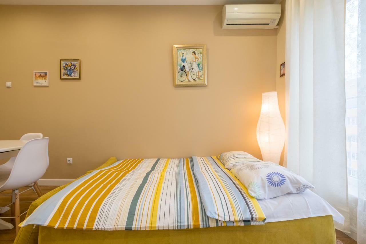 Modern 2 Bedroom Apartment Next To Vitosha Str. Sofia Extérieur photo