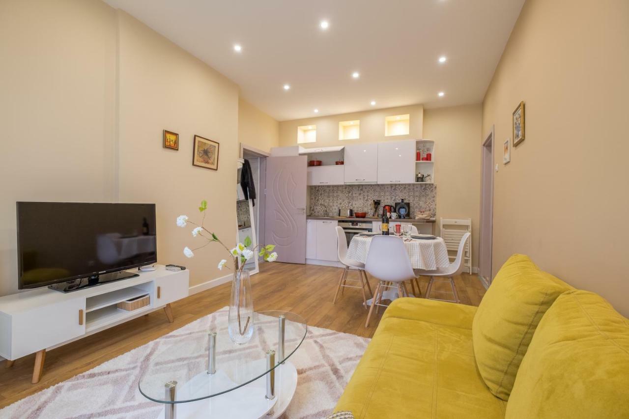 Modern 2 Bedroom Apartment Next To Vitosha Str. Sofia Extérieur photo