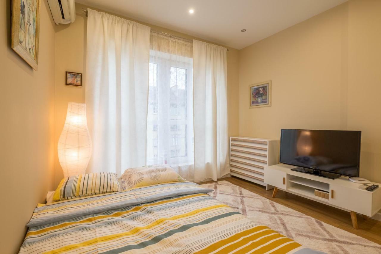 Modern 2 Bedroom Apartment Next To Vitosha Str. Sofia Extérieur photo