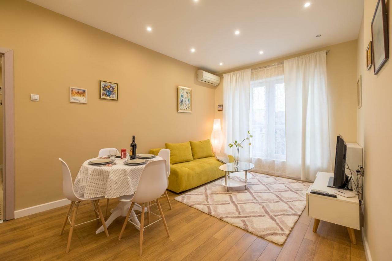 Modern 2 Bedroom Apartment Next To Vitosha Str. Sofia Extérieur photo