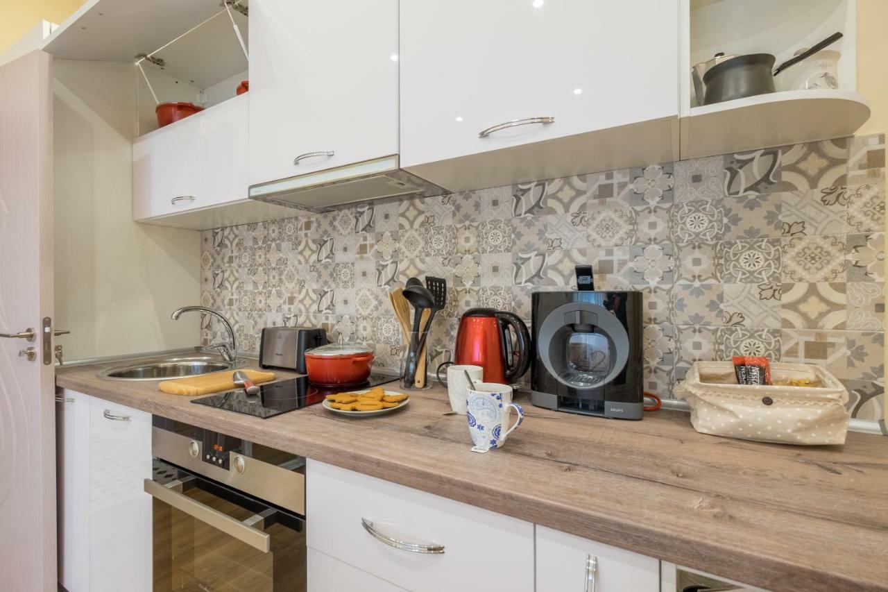 Modern 2 Bedroom Apartment Next To Vitosha Str. Sofia Extérieur photo