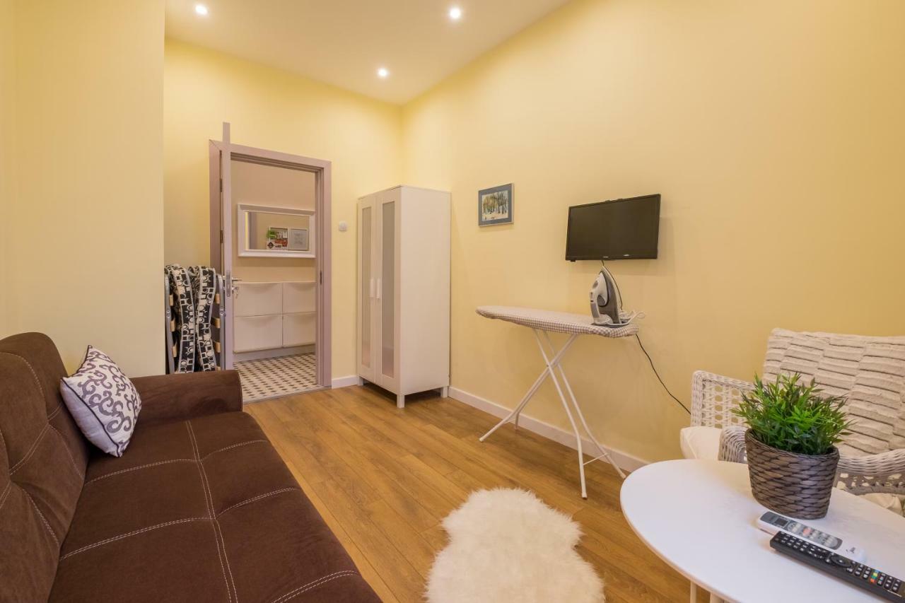 Modern 2 Bedroom Apartment Next To Vitosha Str. Sofia Extérieur photo