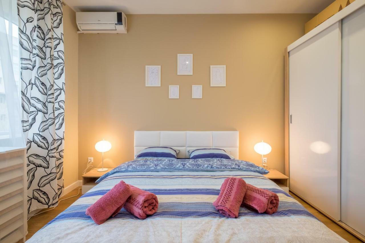 Modern 2 Bedroom Apartment Next To Vitosha Str. Sofia Extérieur photo