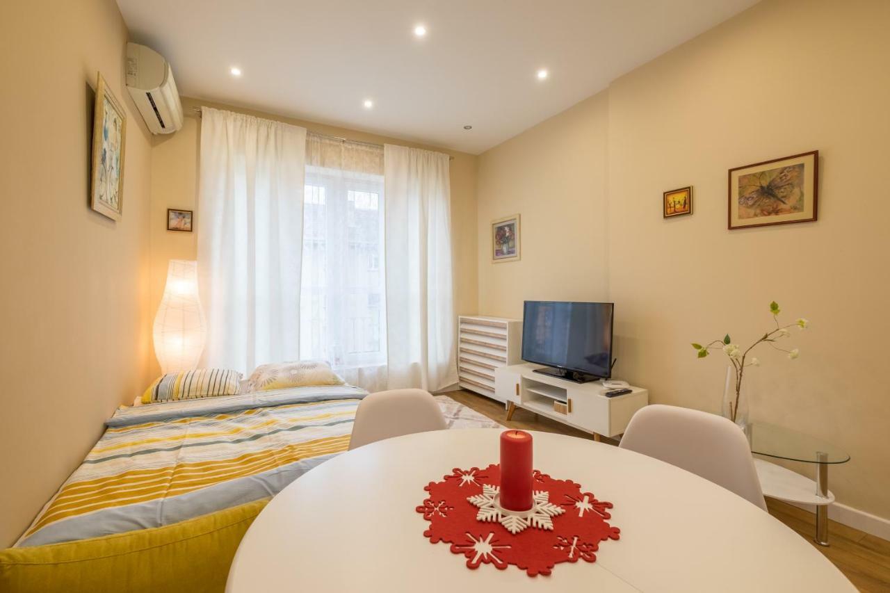 Modern 2 Bedroom Apartment Next To Vitosha Str. Sofia Extérieur photo